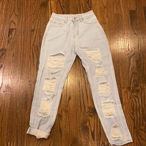 WIDE RIPPED FOREVER 21 MOM JEANS*